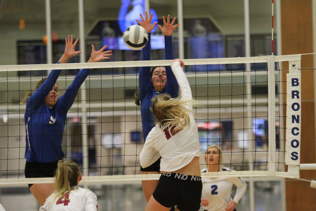 Heartland vs. Centennial volleyball 20.jpg